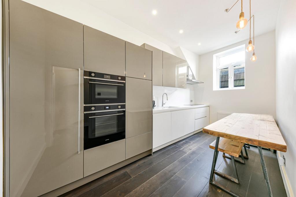Apartment in London - View 3
