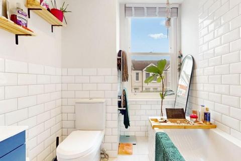 1 bedroom flat to rent, Berrymead Gardens, London