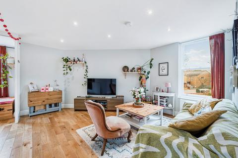 1 bedroom flat to rent, Berrymead Gardens, London