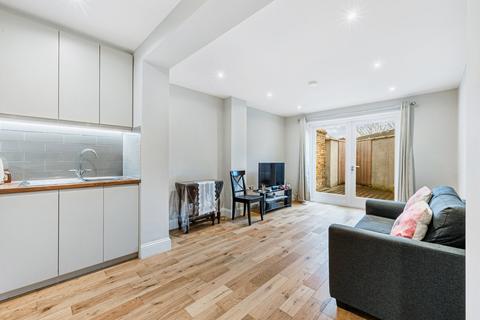 1 bedroom flat to rent, Berrymead Gardens, London
