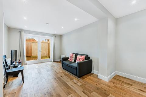 1 bedroom flat to rent, Berrymead Gardens, London