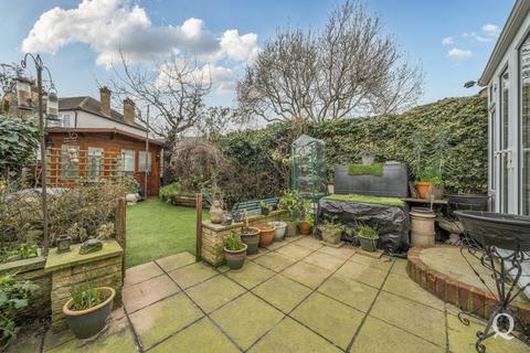 3 bedroom terraced house for sale, Park Avenue, Northfleet, Gravesend, Kent, DA11