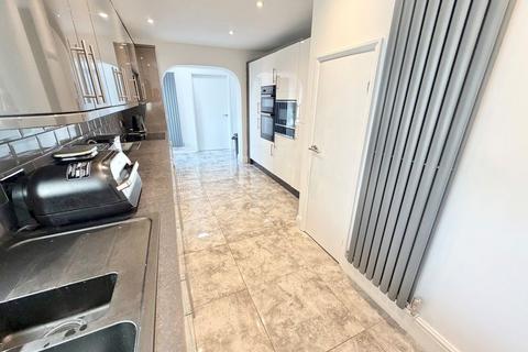 3 bedroom end of terrace house for sale, Wilmslow Drive, Great Sutton