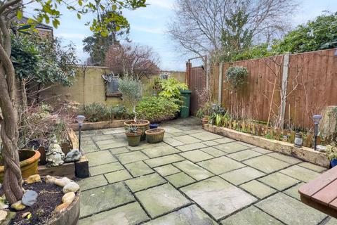 2 bedroom semi-detached house for sale, Essex Road, Bognor Regis