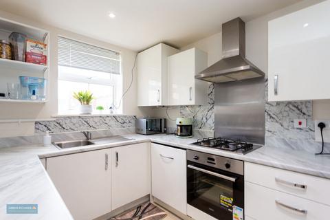 3 bedroom semi-detached house for sale, Rossiter Road, Taunton