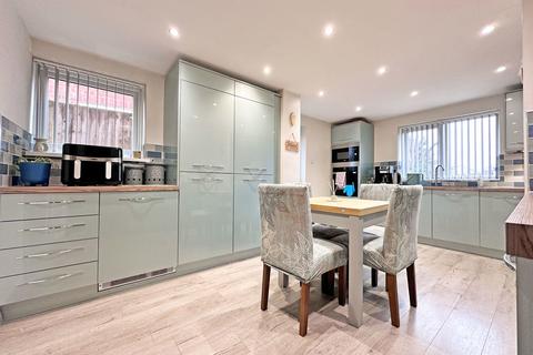 3 bedroom semi-detached house for sale, Stour Street, WEST BROMWICH, B70 9AX