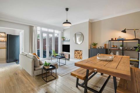 4 bedroom semi-detached house for sale, Braundton Avenue, Sidcup
