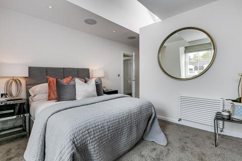 3 bedroom flat for sale, Onslow Gardens, South Kensington, London