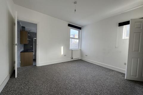 3 bedroom terraced house for sale, Leslie Road, Gillingham