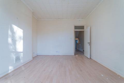 3 bedroom maisonette for sale, Fernhead Road, London