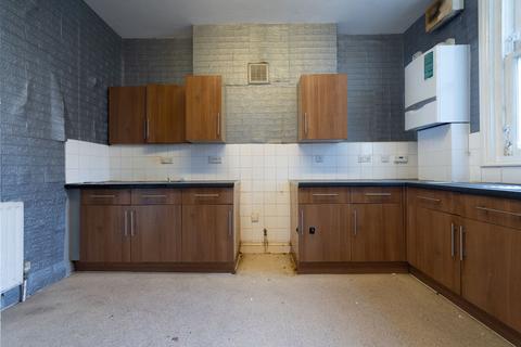 3 bedroom maisonette for sale, Fernhead Road, London