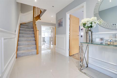 undefined, Kingswood Chase, Leigh-on-Sea SS9