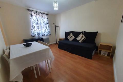 1 bedroom apartment to rent, Melrose Apartments, Hathersage Road, Manchester. M13 0HX