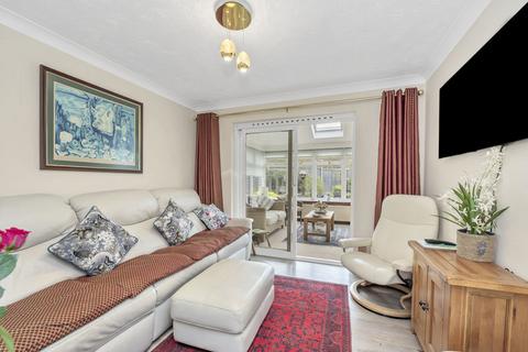 3 bedroom detached house for sale, Shickle Place, Hopton