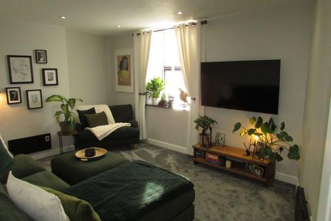 1 bedroom maisonette to rent, Market Street Whitworth