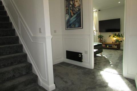 1 bedroom maisonette to rent, Market Street Whitworth