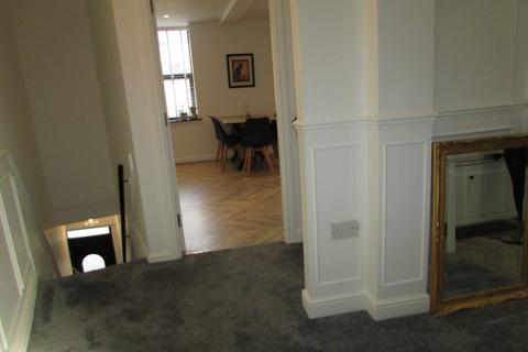 1 bedroom maisonette to rent, Market Street Whitworth