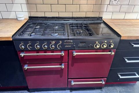 2 bedroom end of terrace house to rent, Savile Road, Huddersfield