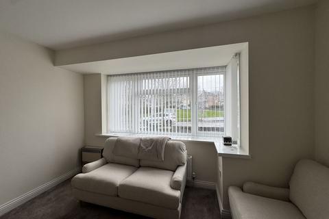 3 bedroom semi-detached house to rent, Grosvenor Road, Huddersfield