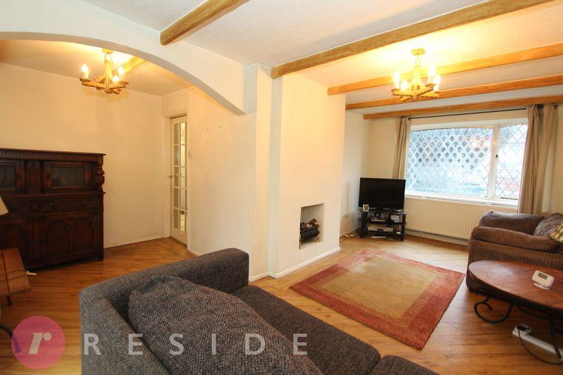 Lounge/Dining Area