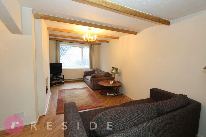 Lounge/Dining Area