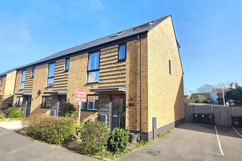 4 bedroom end of terrace house for sale, Argus Road, Lee-On-The-Solent, PO13