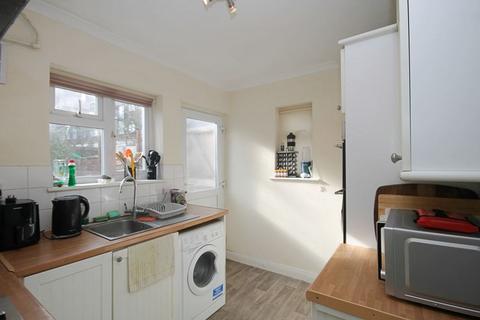 2 bedroom property for sale, Clifton Road, Greenford