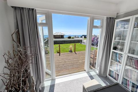 undefined, West Parade, Criccieth, Gwynedd, LL52
