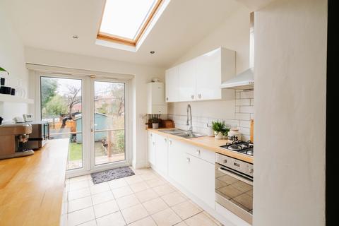 2 bedroom flat for sale, Bristol BS7