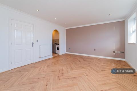 2 bedroom flat to rent, Arklay Close, Uxbridge, UB8