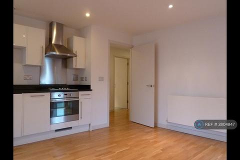2 bedroom flat to rent, Castle Quay, Bedford, MK40