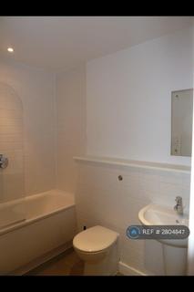 2 bedroom flat to rent, Castle Quay, Bedford, MK40