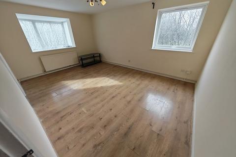 2 bedroom flat for sale, Huxley Close, Northolt