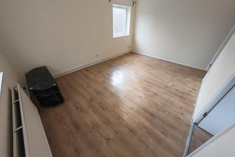 2 bedroom flat for sale, Huxley Close, Northolt