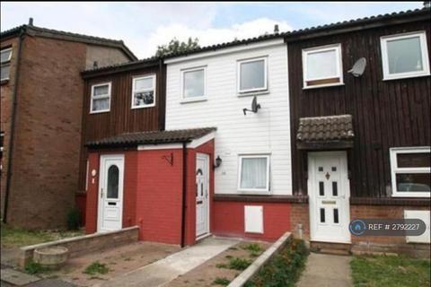 2 bedroom terraced house to rent, Long Court, Purfleet, RM19