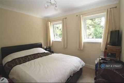 2 bedroom terraced house to rent, Long Court, Purfleet, RM19