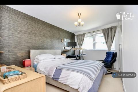 2 bedroom flat to rent, The Mast, London, E16