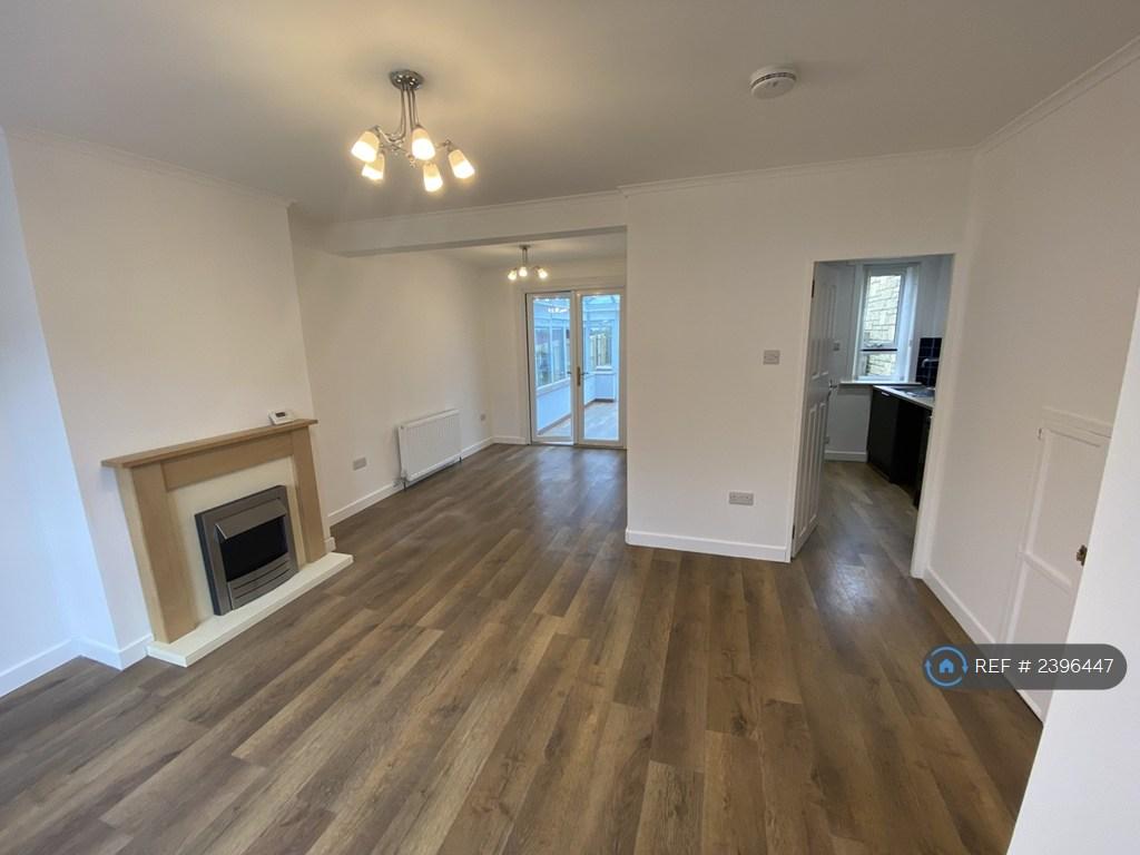 Lounge / Dining Room