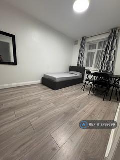 2 bedroom flat to rent, Ilford, Ilford, IG6