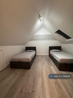 2 bedroom flat to rent, Ilford, Ilford, IG6