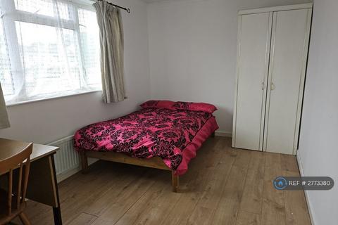 4 bedroom semi-detached house to rent, Waring Road, Norwich, NR5