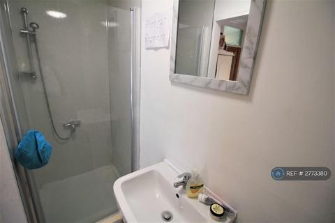 4 bedroom semi-detached house to rent, Waring Road, Norwich, NR5