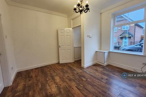 2 bedroom terraced house to rent, Attleboro Road, Manchester, M40