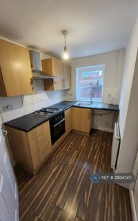 2 bedroom terraced house to rent, Attleboro Road, Manchester, M40