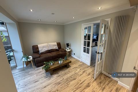 4 bedroom detached house to rent, Mill Bridge Close, Crewe, CW1