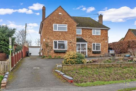4 bedroom detached house for sale - Leys Road, Evesham WR11