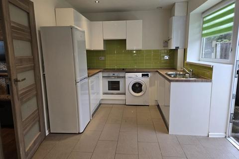 3 bedroom terraced house to rent, Burnel Road, Selly Oak, Birmingham