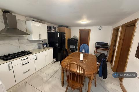 2 bedroom flat to rent, Marlborough Road, Uxbridge, UB10