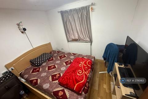 2 bedroom flat to rent, Marlborough Road, Uxbridge, UB10
