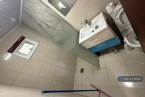 2 bedroom flat to rent, Marlborough Road, Uxbridge, UB10